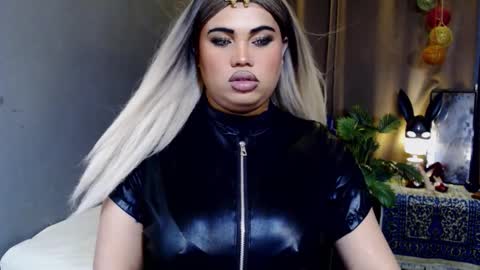 cellinekittcumerr online show from December 4, 4:05 pm