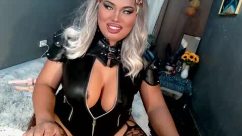 Snapshot of cellinekittcumerr chatting on May 1, 12:32 pm cellinekittcumerr online show from May 1, 12:32 pm