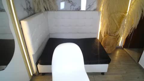 Cerecita  online show from December 1, 11:59 am