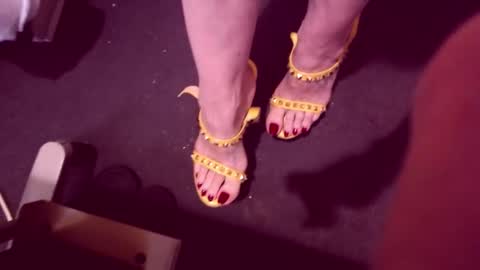 Snapshot of cerisedodd chatting on October 12, 10:53 pm Cerise online show from October 12, 10:53 pm