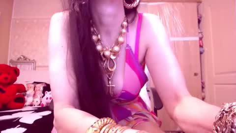 Snapshot of cerisedodd chatting on November 4, 12:10 am Cerise online show from November 4, 12:10 am