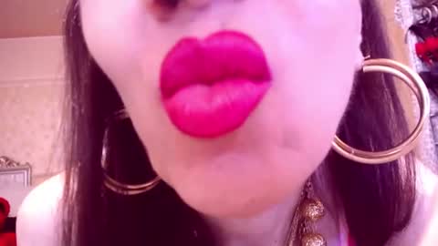 Snapshot of cerisedodd chatting on November 18, 12:49 am Cerise online show from November 18, 12:49 am