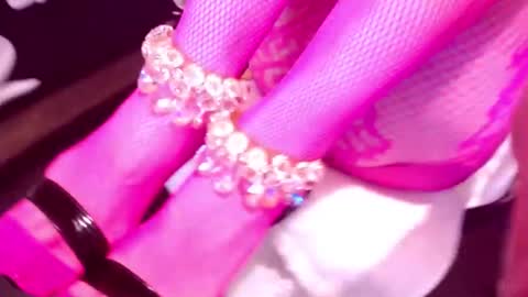 Snapshot of cerisedodd chatting on December 14, 1:00 am Cerise online show from December 14, 1:00 am