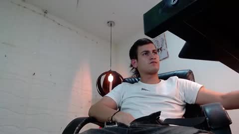 Snapshot of cerokershelby chatting on December 18, 9:47 am Ceroke online show from December 18, 9:47 am