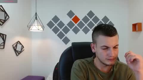 Snapshot of cerokershelby chatting on January 3, 10:19 pm Ceroke online show from January 3, 10:19 pm