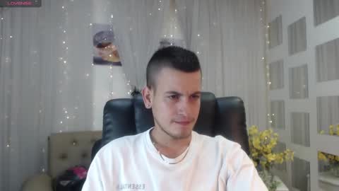 Snapshot of cerokershelby chatting on January 5, 7:17 pm Ceroke online show from January 5, 7:17 pm