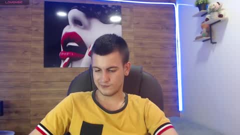 Snapshot of cerokershelby chatting on January 19, 5:26 am Ceroke online show from January 19, 5:26 am