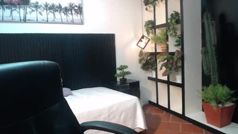 Snapshot of cerokershelby chatting on November 28, 9:56 am Ceroke online show from November 28, 9:56 am