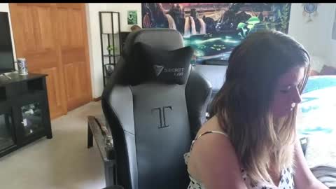 Marie online show from April 14, 2:34 pm