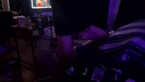 Snapshot of cezarthebreeder chatting on February 28, 2:18 pm cezarthebreeder online show from February 28, 2:18 pm