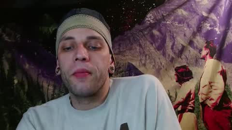 Snapshot of cguffey2284 chatting on January 22, 11:43 pm cguffey2284 online show from January 22, 11:43 pm