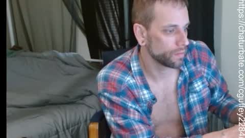 Snapshot of cguffey2284 chatting on February 1, 1:09 pm cguffey2284 online show from February 1, 1:09 pm