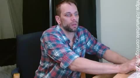 Snapshot of cguffey2284 chatting on February 3, 3:37 am cguffey2284 online show from February 3, 3:37 am