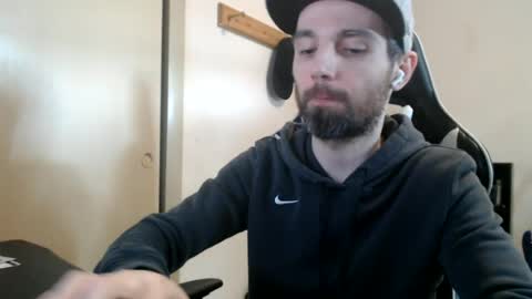Snapshot of cha_cha_chillin chatting on June 27, 5:40 pm cha_cha_chillin online show from June 27, 5:40 pm