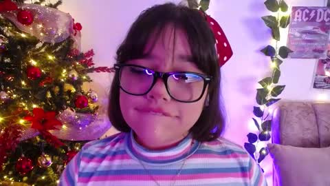 Snapshot of chaarlotte_1 chatting on December 19, 6:04 pm charlotte online show from December 19, 6:04 pm