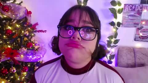 Snapshot of chaarlotte_1 chatting on December 21, 2:57 pm charlotte online show from December 21, 2:57 pm