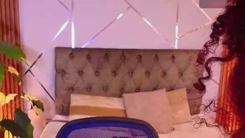 CHAARLOTTEE online show from March 18, 8:45 pm