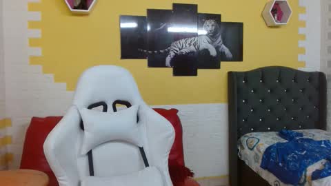 chacorta_ online show from April 4, 2:03 pm