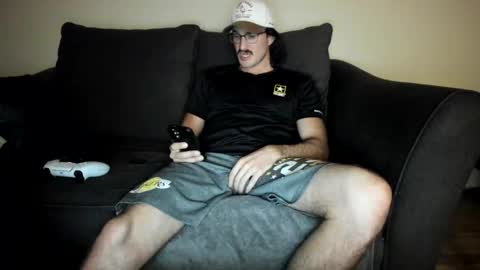 Snapshot of chadpowerz chatting on April 28, 2:38 am Lydong online show from April 28, 2:38 am