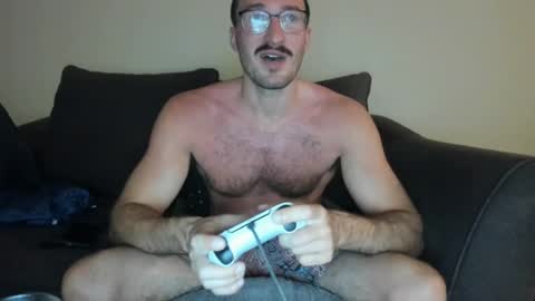 Snapshot of chadpowerz chatting on July 6, 5:15 am Lydong online show from July 6, 5:15 am
