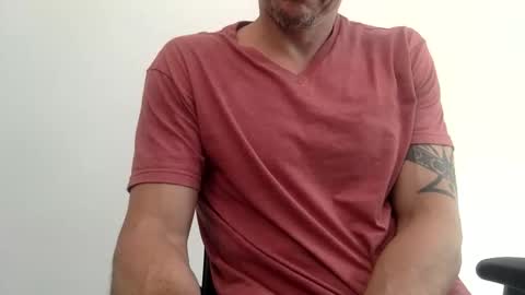 Snapshot of chagaschoo chatting on April 29, 9:21 pm Chags online show from April 29, 9:21 pm