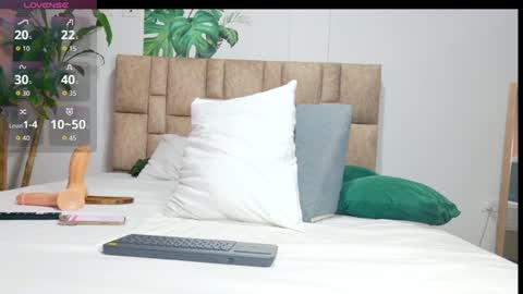 Snapshot of chalo4318 chatting on July 5, 4:41 am charlylatin online show from July 5, 4:41 am
