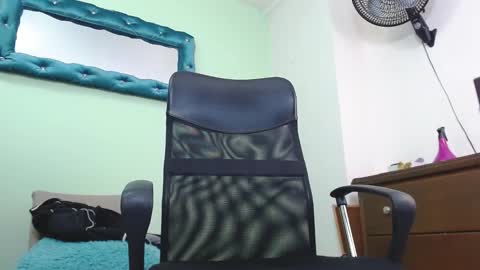 Chalon  online show from March 9, 7:40 pm