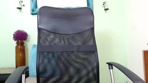 Chalon  online show from March 30, 7:04 pm