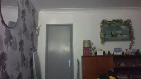 Snapshot of champers37 chatting on December 17, 4:00 pm Champers online show from December 17, 4:00 pm