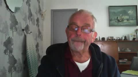 Snapshot of champers37 chatting on June 11, 10:46 am Champers online show from June 11, 10:46 am