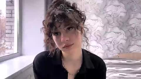 Snapshot of chanel_no_5 chatting on October 10, 6:45 am Amelia online show from October 10, 6:45 am