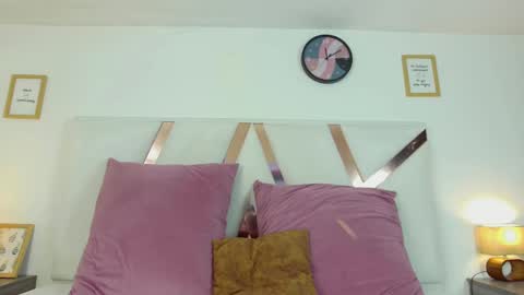 C H A N E L online show from February 24, 7:52 pm