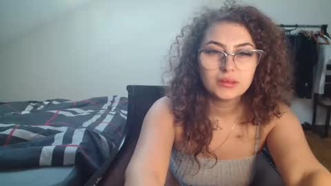 Stephanieblisss online show from February 9, 11:36 am