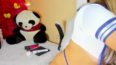 Snapshot of chanellbrad chatting on February 26, 3:11 pm Chanell Brad online show from February 26, 3:11 pm