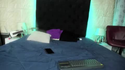 chanellejohnson_ online show from December 1, 11:21 pm