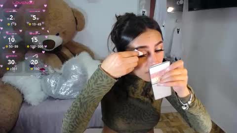 Isabella online show from October 29, 8:05 am