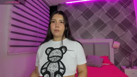 Snapshot of channeyprincess chatting on January 27, 1:19 pm Channey online show from January 27, 1:19 pm