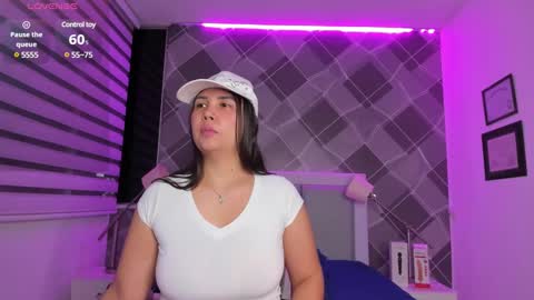 Snapshot of channeyprincess chatting on February 2, 11:51 am Channey online show from February 2, 11:51 am