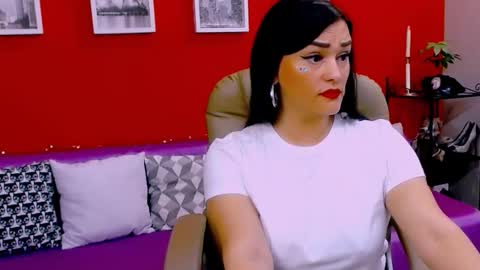 The Queen online show from November 22, 12:20 am