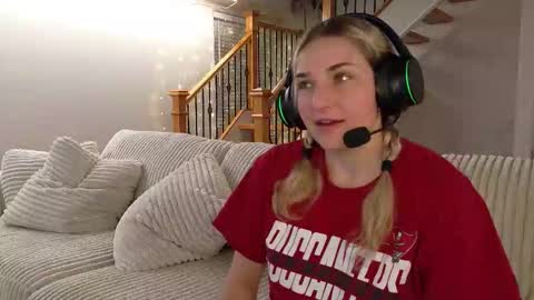 char  online show from March 3, 1:01 am