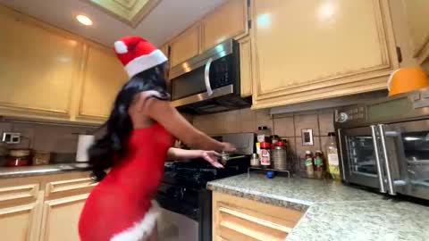 charismasweets online show from December 18, 3:12 am