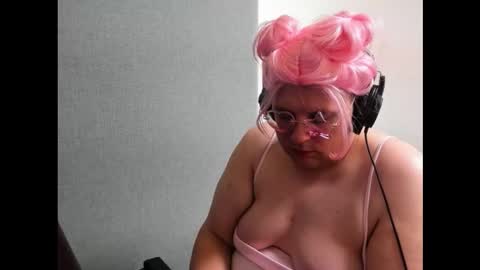 Snapshot of charisofthethreshold chatting on November 18, 7:35 am charisofthethreshold online show from November 18, 7:35 am