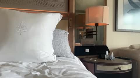 charles4002 online show from February 27, 9:04 pm