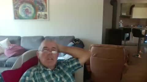 charles6064 online show from May 22, 11:27 am