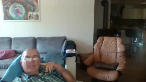 charles6064 online show from May 29, 1:42 pm