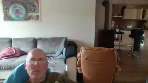 charles6064 online show from June 4, 9:37 am