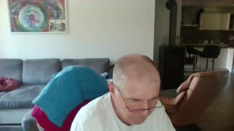 charles6064 online show from June 13, 11:41 am