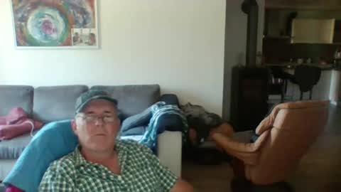 charles6064 online show from June 15, 10:28 am