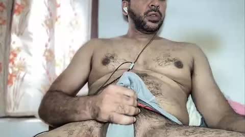 charles_dera35 online show from October 28, 3:54 am