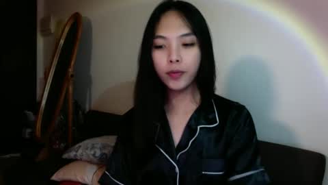 Snapshot of charlette19 chatting on October 14, 1:34 pm charlette19 online show from October 14, 1:34 pm